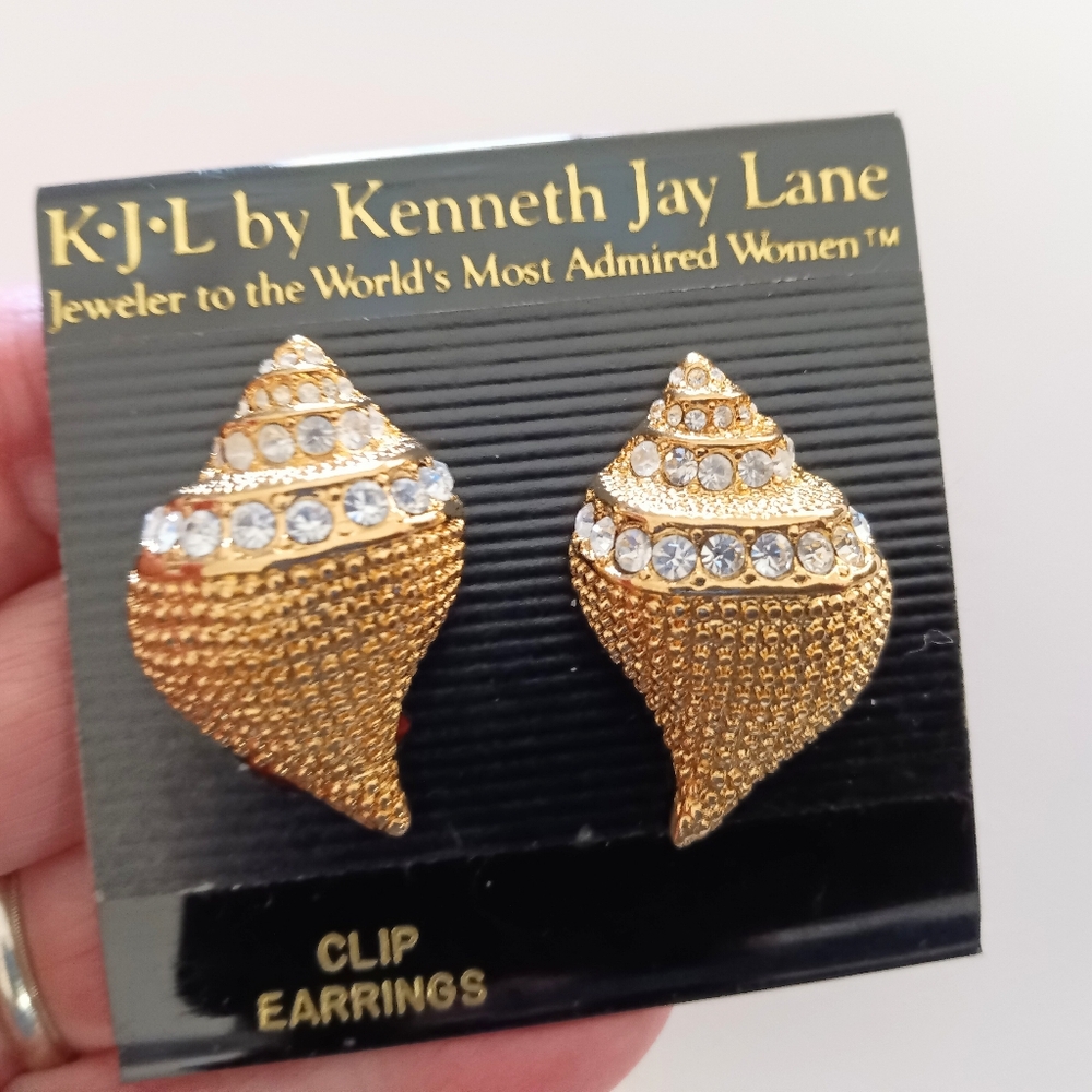 Vintage KJL Kenneth Jay Lane Shell Brooch Earring Set - Picture 5 of 6